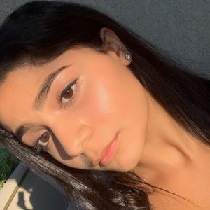 Meet your Posher, Sayeh